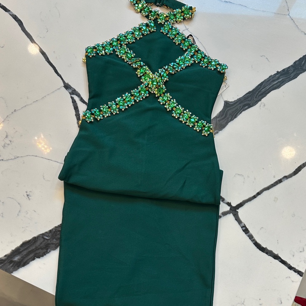 Chic Emerald Backless Dress with Embellishments